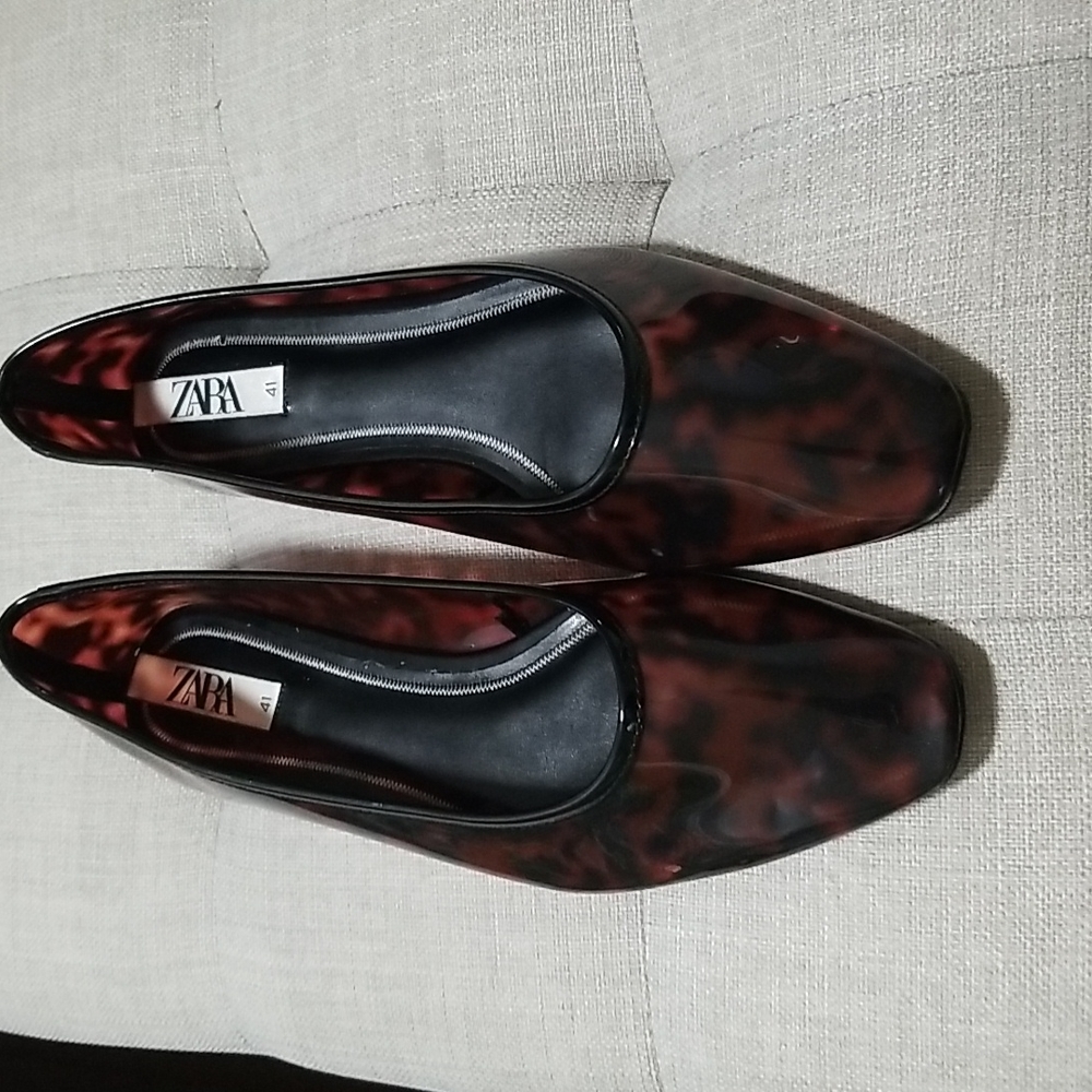 Zara Tortoiseshell Brown jelly flats.